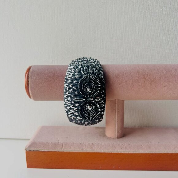 Vintage Chunky Owl Face Clamper Cuff Bracelet - Picture 2 of 7